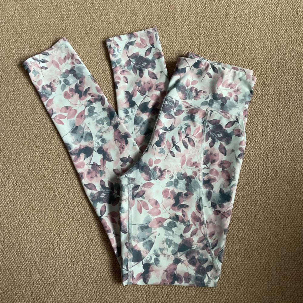Girls High Rise GO-DRY Old Navy Patterned Leggings - Picture 2 of 5